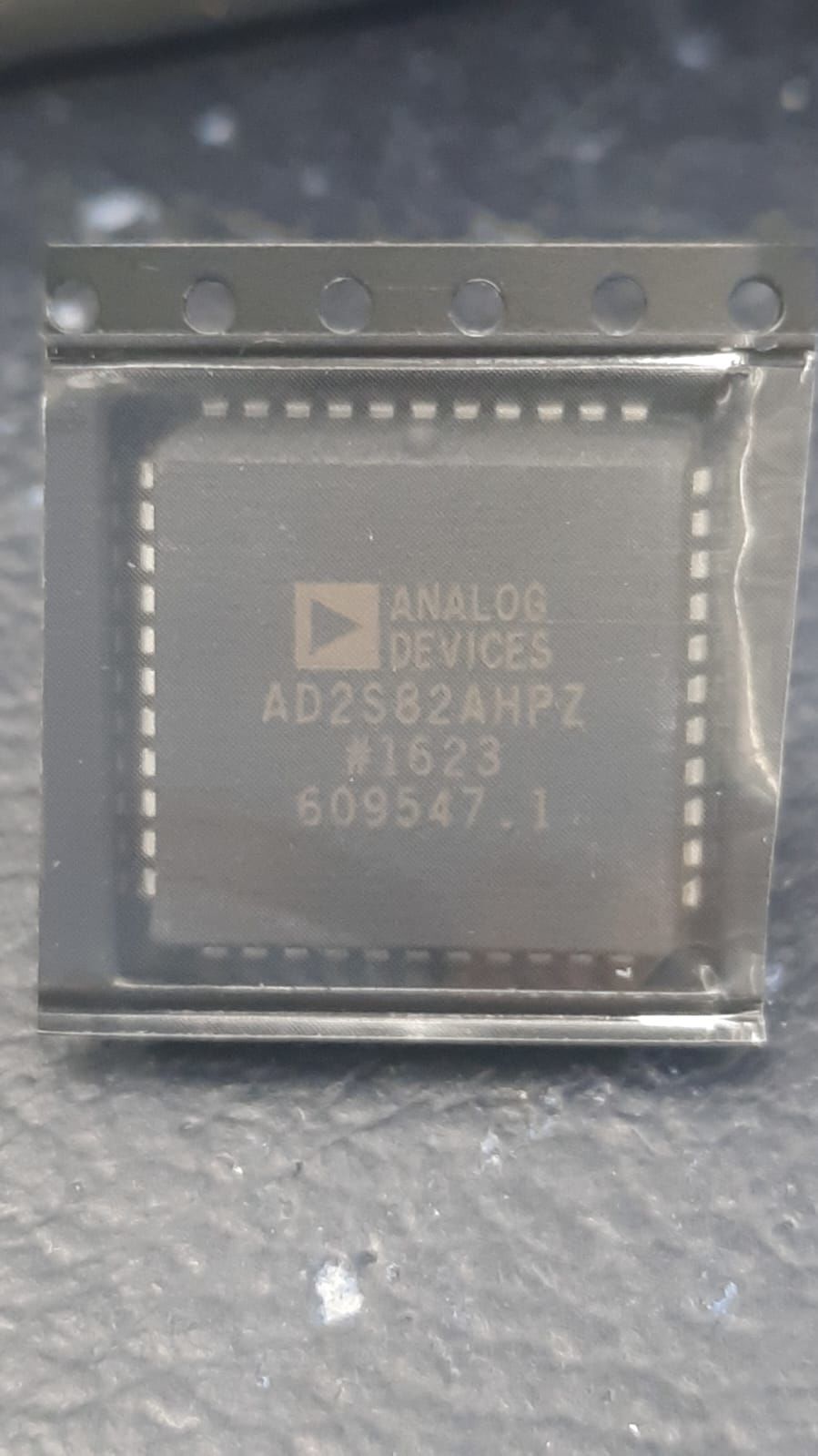 AD2S82AHPZ